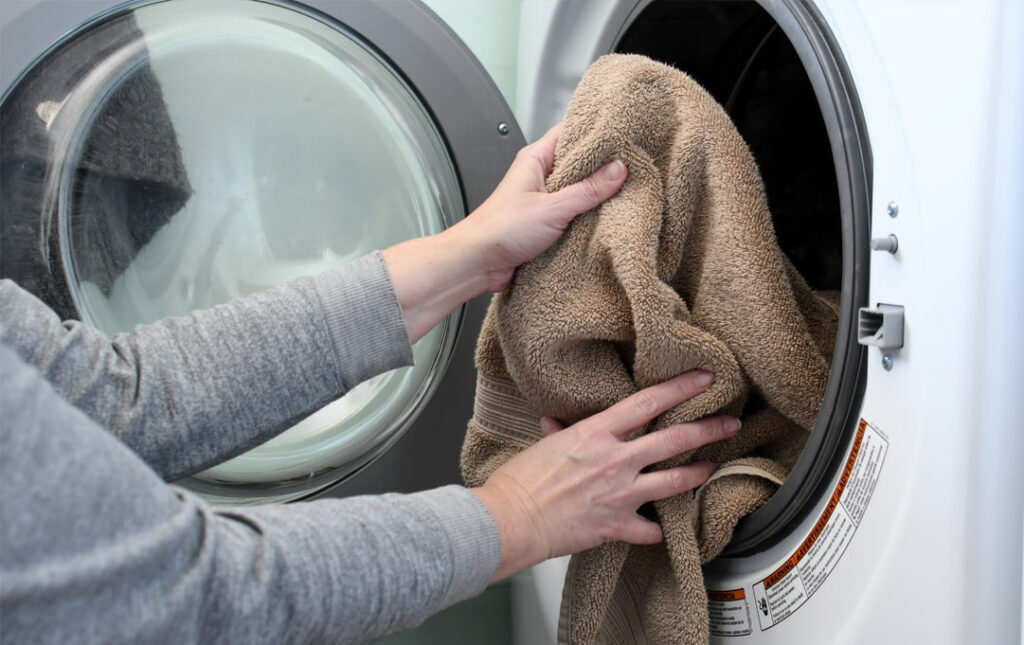 Pierwsze pranie ręczników w pralce