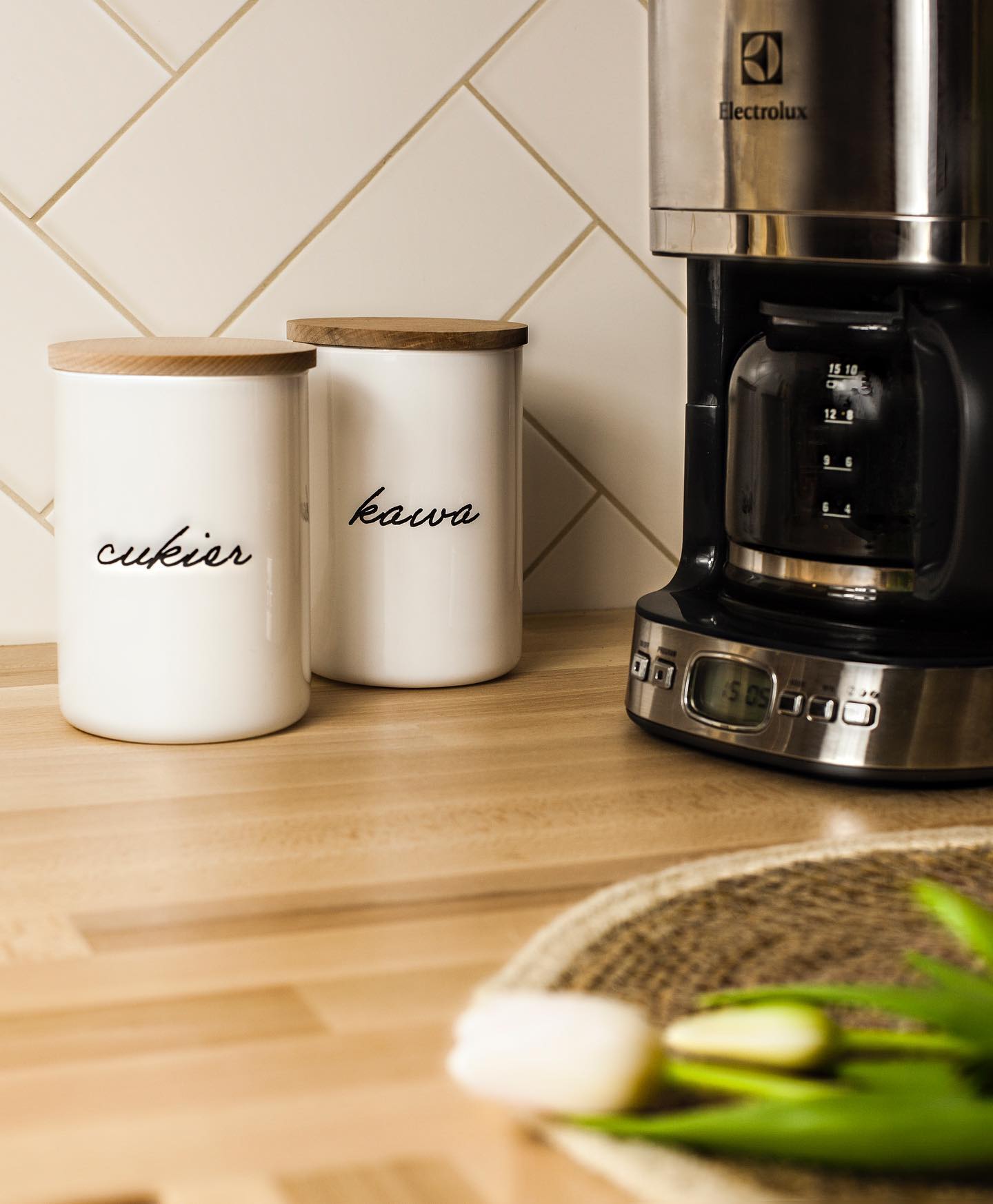 Biale-pojemniki-na-cukier.jpg 66335590a2bb0c8db31b187e57b35c5d