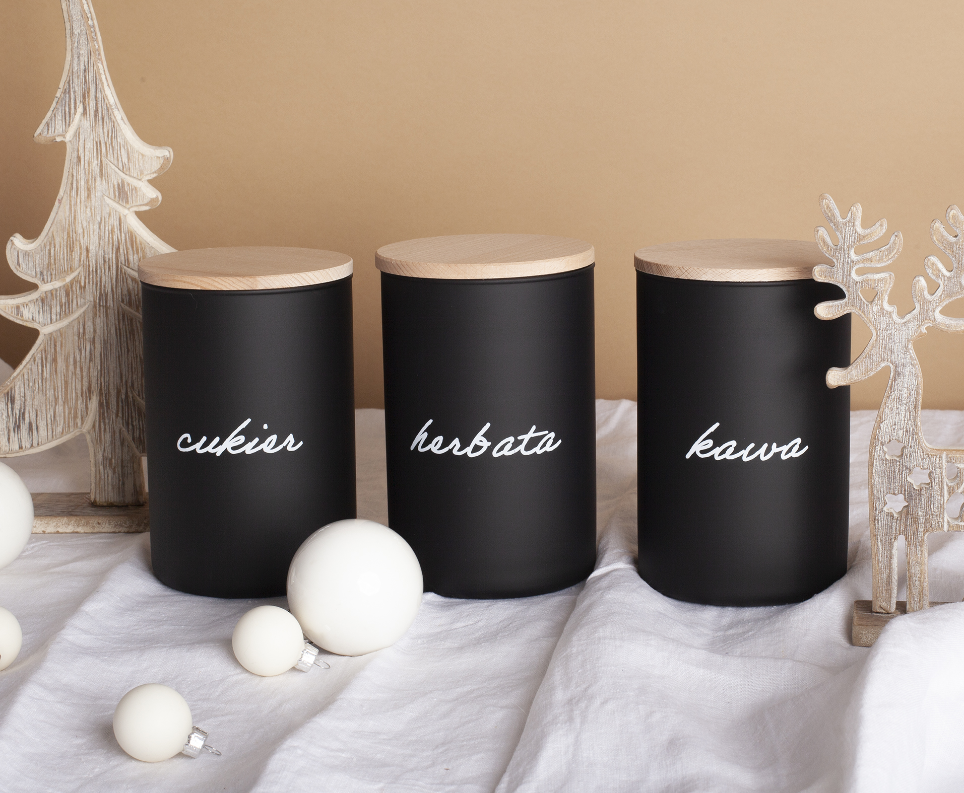 Czarne-pojemniki-cukier-herbata-kawa-z-bialym-napisem-w-wersji-swiatecznej-1.jpg d532c6e760998a7d866c01f3847d73a1