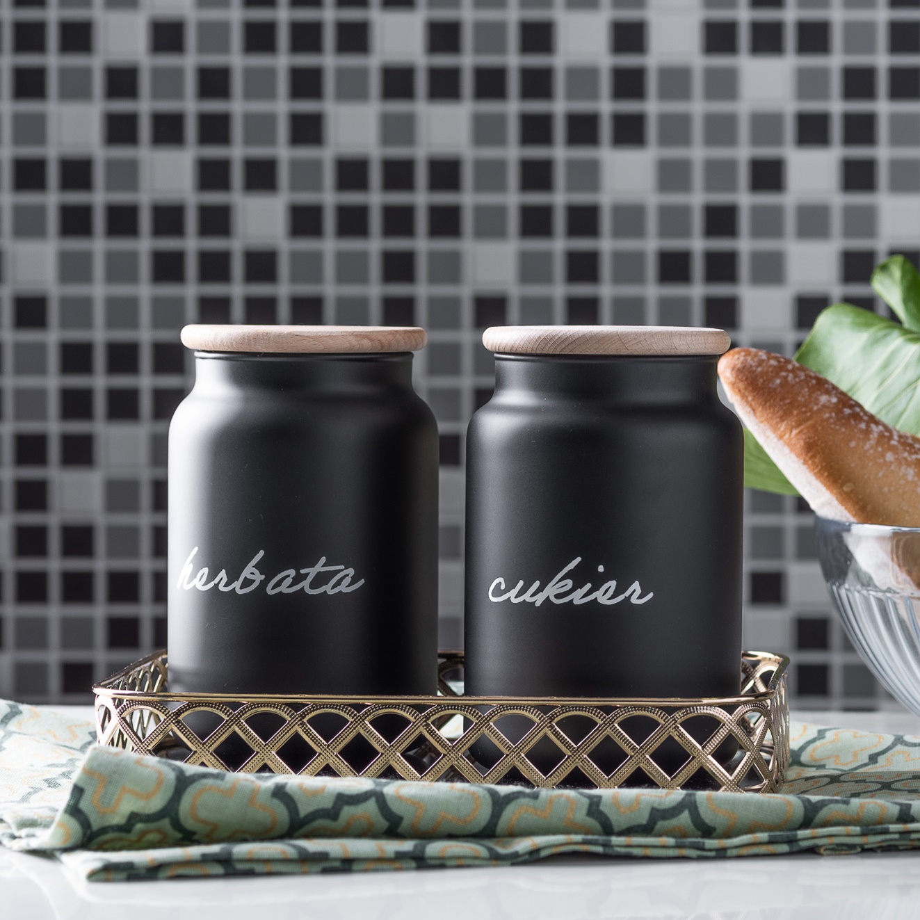 Czarne-pojemniki-herbata-cukier-zwezone-1.jpg 182dd366c1f90c040dd7c927d682f62d