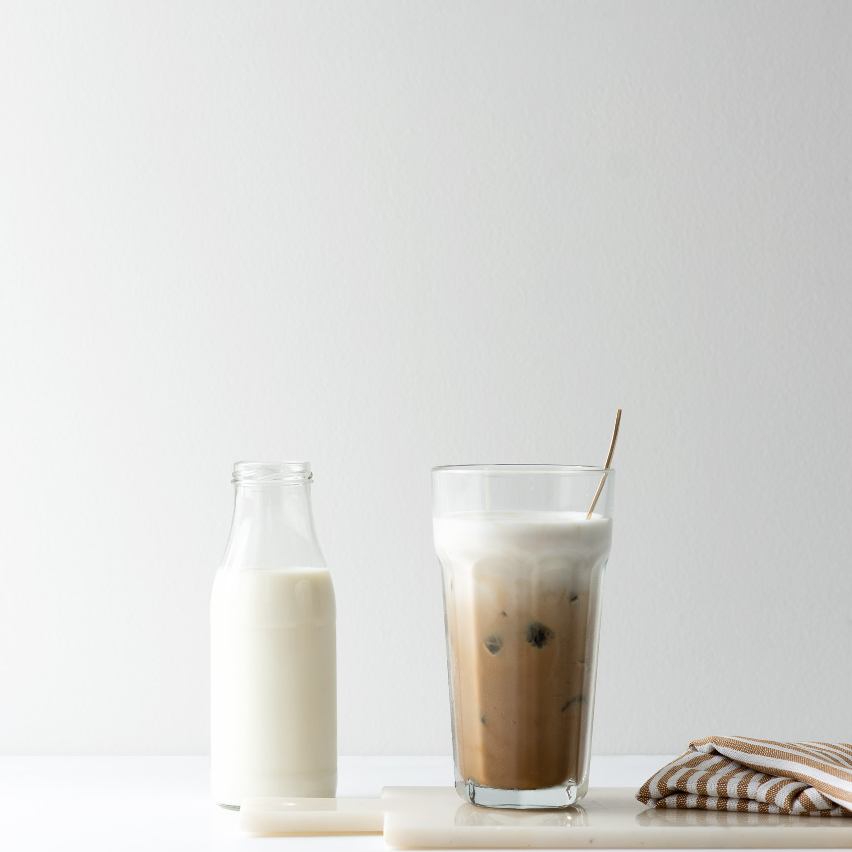 Pojemna-szklanka-na-kawe-mrozona.jpg 0f54064b0d54fcc5c346b32dfa9dc242