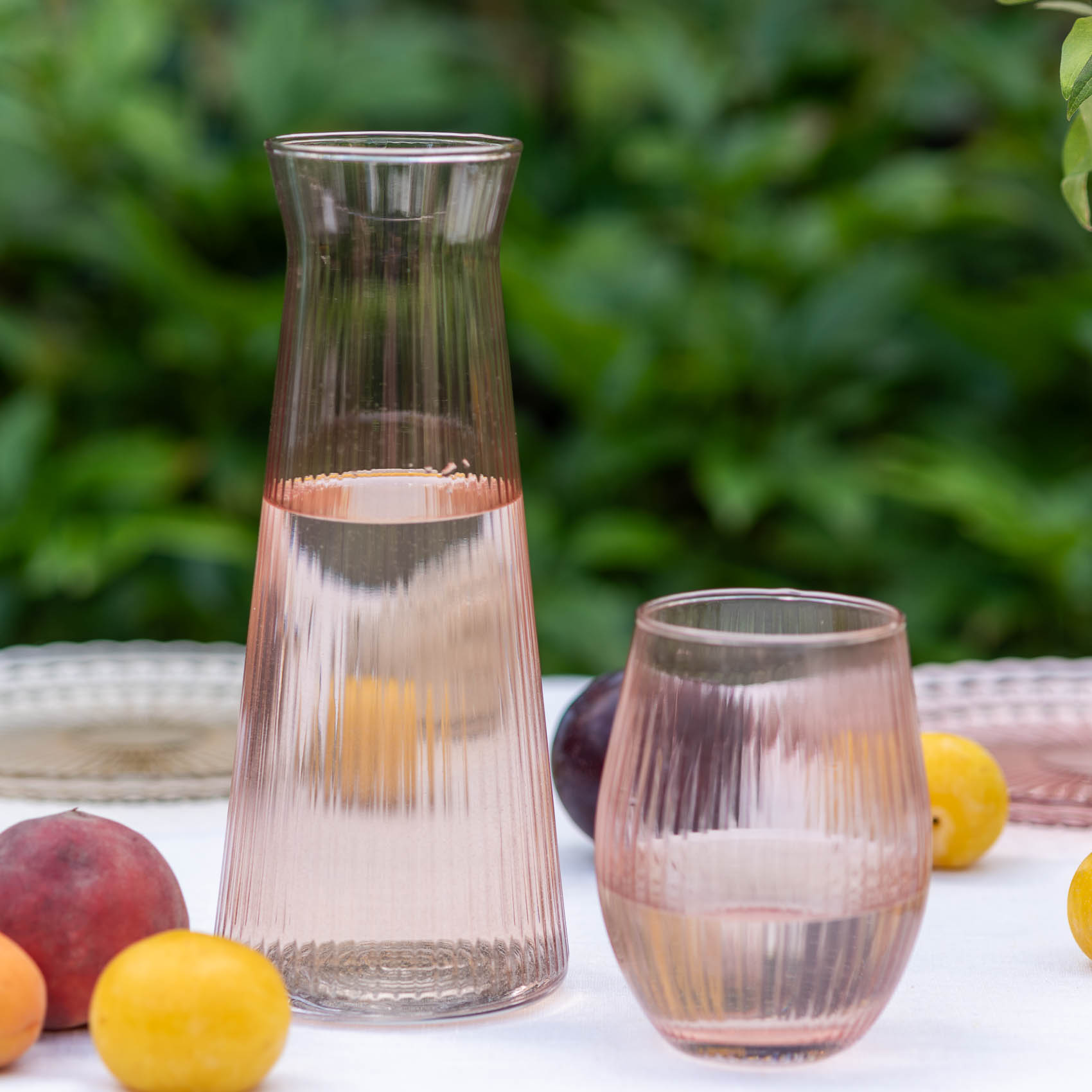 Zestaw-karafka-szklanka-ryflowane-rozowe-1.jpg 5d780dbb5e1f6fafbe2b7be07cd8ce4b