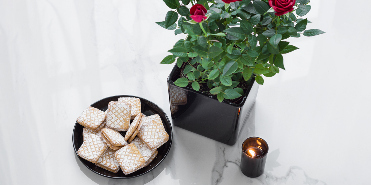 GG_black_square-006-Edit.jpg 4ea4b62bfbefc9344955c54fe4fafde1