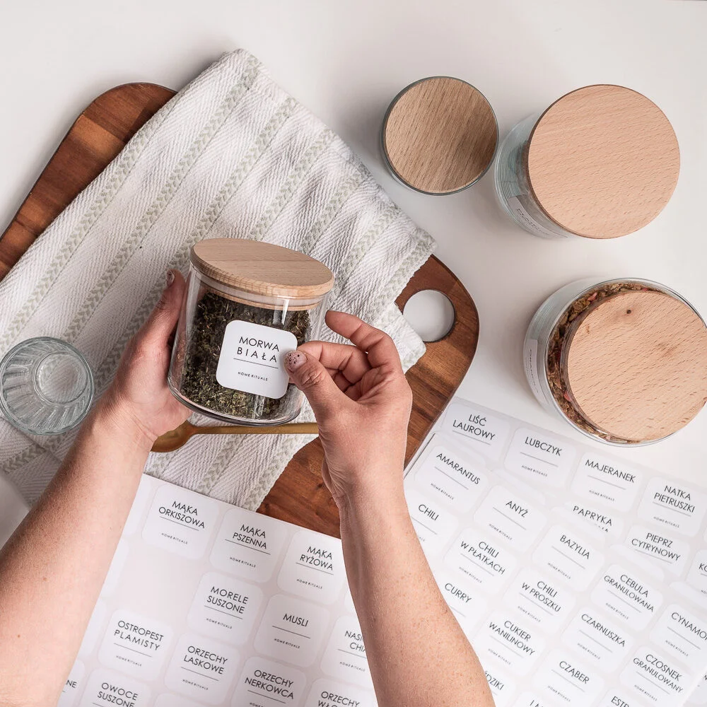 Etykiety samoprzylepne na pojemniki